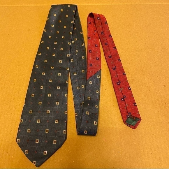 Tommy Hilfiger Neck Tie Mens 100% Silk Necktie  Made In USA Square Pattern - Picture 6 of 7